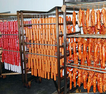 Производство  колбас  и  мясных деликатесов   
