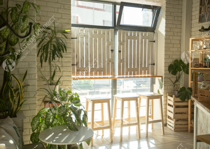 Дизайнерская кофейня с панорамными окнами Фото - 4