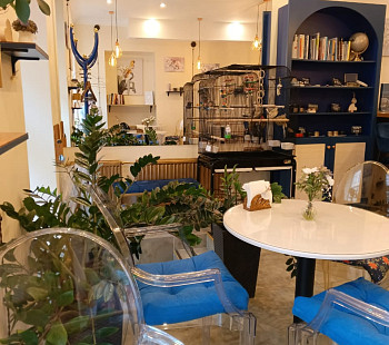 Дизайнерская кофейня с бьюти баром 