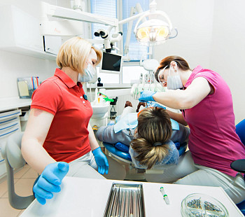 Действующая стоматология в центре города с бессрочной лицензией