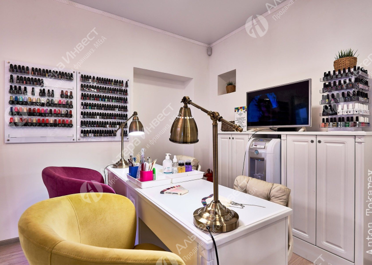 Студия Маникюра и Brow Bar у метро.  Фото - 1