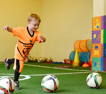 Школа футбола для детей в Московском районе