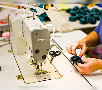 Швейная компания с постоянным производством и рынком сбыта