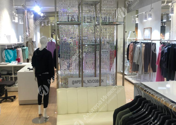 Магазин монобрендовой итальянской одежды в крупнейшем торговом центре  Фото - 8