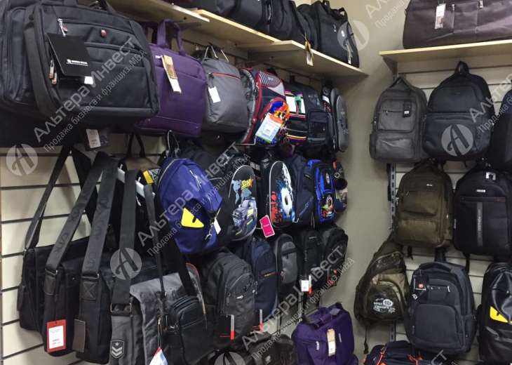 Магазин рюкзаков и чемоданов в торговом центре Фото - 1