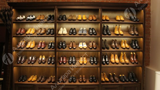 Обувной бутик в крупном торговом центре Фото - 1