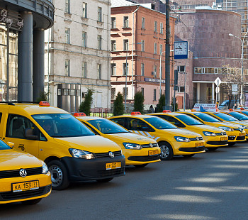 Старейшая служба такси в Санкт-Петербурге