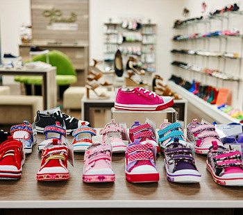 Магазин детской обуви с хорошей проходимостью