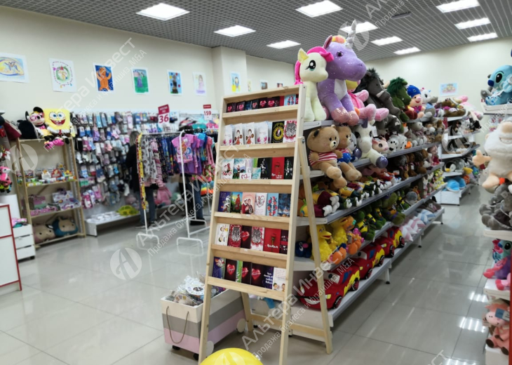 Магазин детской одежды и игрушек в крупном ТЦ Фото - 2