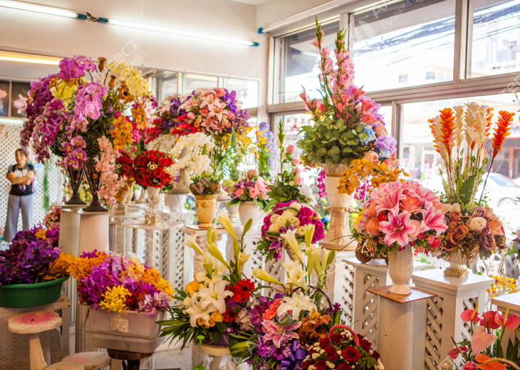 Прибыльный цветочный магазин в Кировском районе Фото - 1