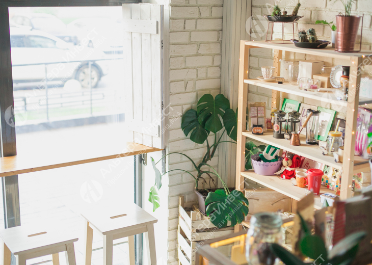 Дизайнерская кофейня с панорамными окнами Фото - 2