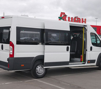 Микроавтобус Peugeot Boxer с маршрутом