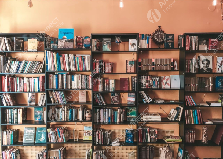 Книжный магазин в Адмиралтейском районе Фото - 1