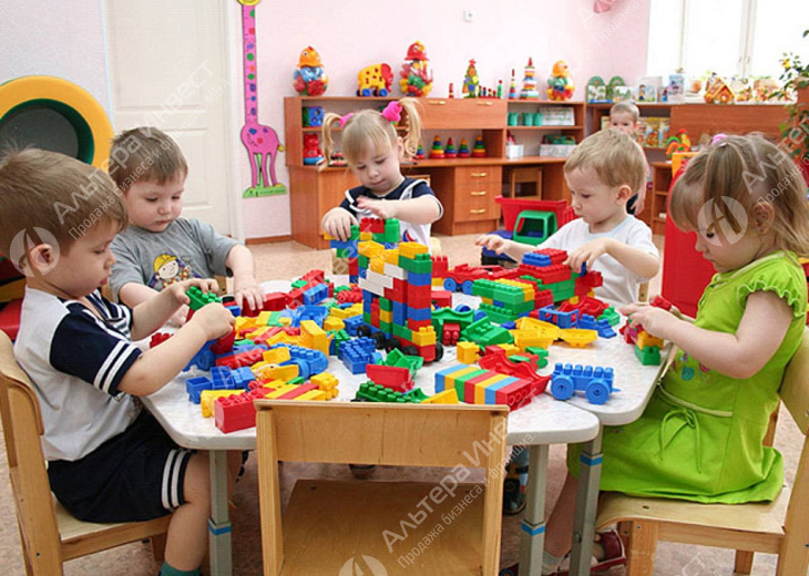 Детский сад с набранной группой детей и укомплектованным штатом Фото - 1