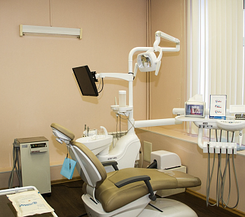 Стоматологическая клиника. Работает с 1989 года