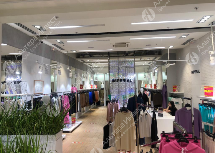 Магазин монобрендовой итальянской одежды в крупнейшем торговом центре  Фото - 1