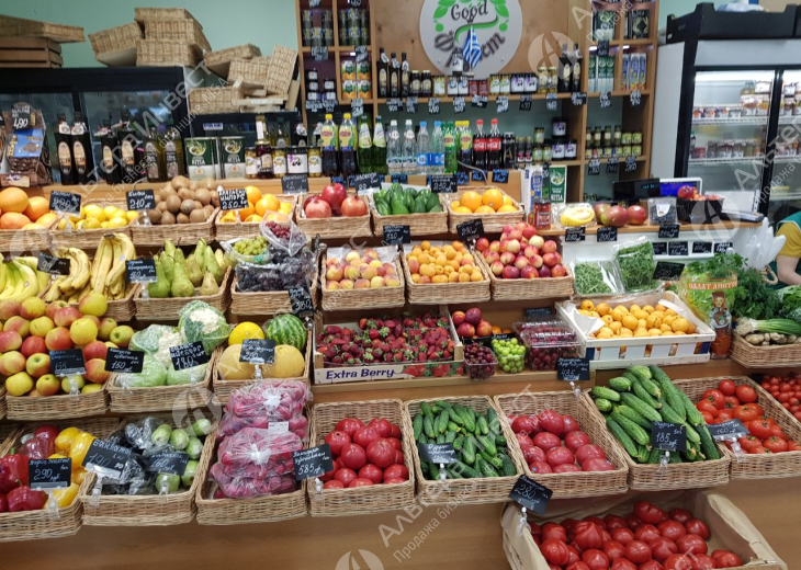 Точка по продаже фруктов/овощей в торговых рядах Фото - 1