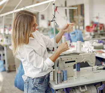 Швейное производство c собственной продукцией, работает 20 лет. Штат опытных профессионалов!