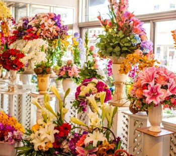 Цветочный салон+декор 6 лет на рынке