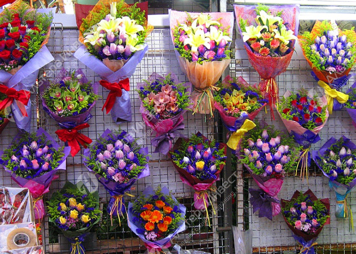 Сетевой цветочный магазин рядом с метро. Фото - 1