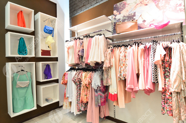 Магазин женской одежды в торговом центре близ метро Проспект Просвещения Фото - 1