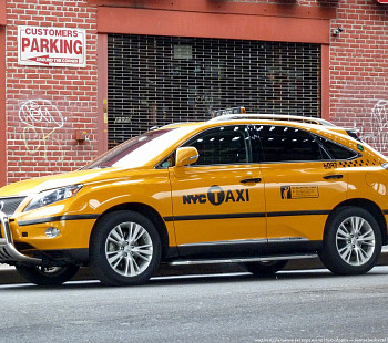 Сервис такси с таксопарком в Приморском районе