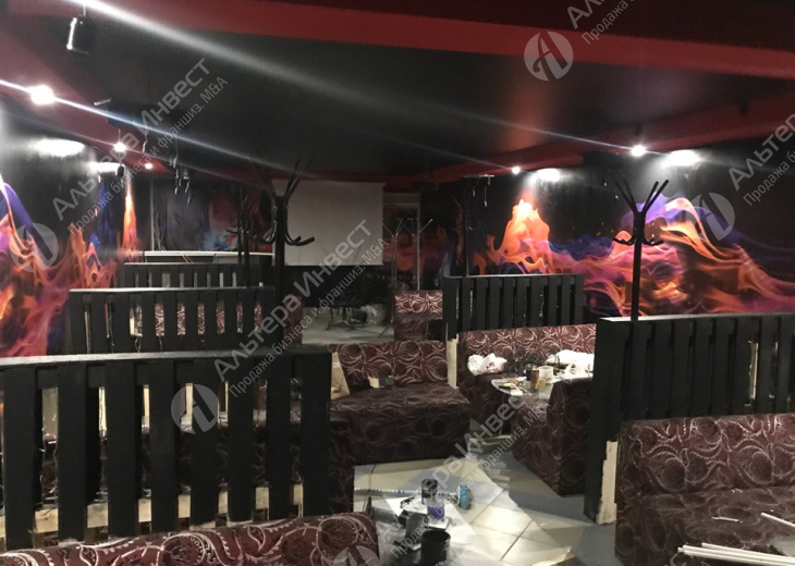Лаундж-бар с кинотеатром в густонаселенном районе Фото - 1