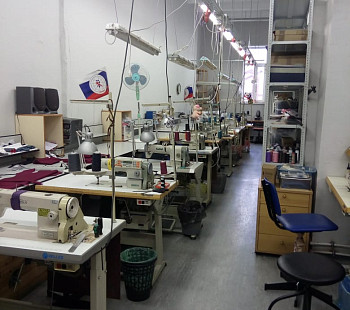 Швейное производство с множеством постоянных корпоративных клиентов