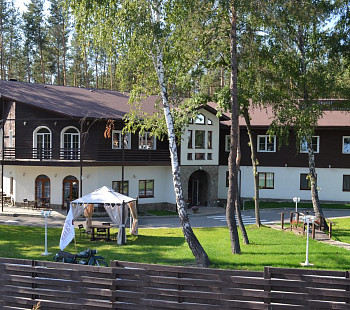 Гостиничный комплекс в Ленинградской области в собственность
