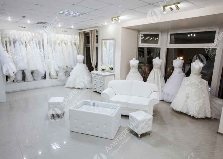 Бутик свадебных платьев, прибыльный, остатков на 900тр Фото - 1