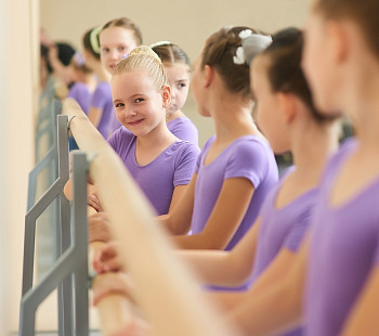 Сеть детских балетных студий с подтвержденным доходом