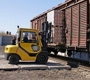 Железнодорожные перевозки с постоянными контрактами.