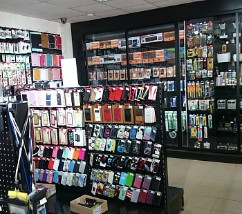 Магазин по продаже мобильных аксессуаров и ремонту телефонов