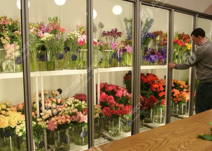 Магазин цветов в центре города Фото - 1