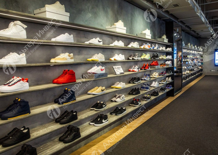 Магазин оригинальных кроссовок в 1-й минуте от метро Фото - 1