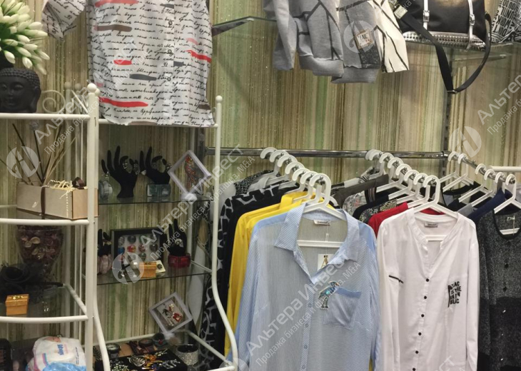 Магазин женской одежды в известном Торговом Центре со стажем работы 13 лет Фото - 3