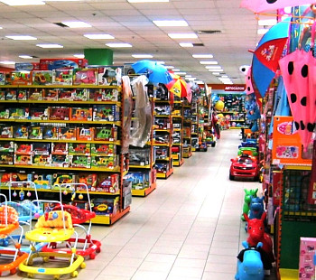 Магазин игрушек в детском ТЦ