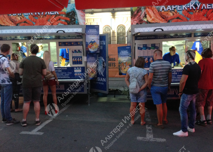 Ларёк фастфуда морепродуктов в центре города Фото - 5