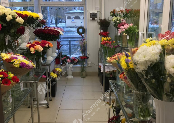 Цветочный магазин в проходной локации Фото - 2