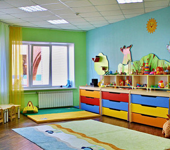 Детский сад в просторном коттедже