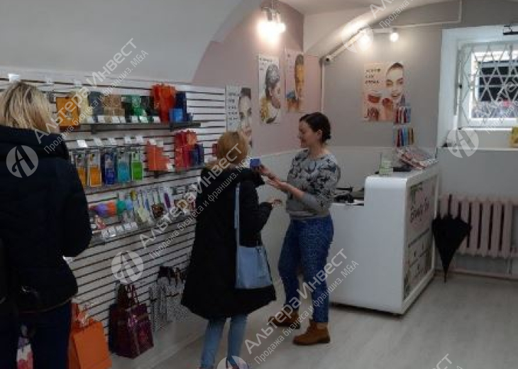 Магазин косметики с торговым остатком на 600 000 рублей в Центральном районе Фото - 1