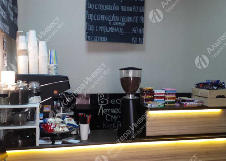 Торговая точка “кофе с собой” на первом этаже ТЦ Фото - 1